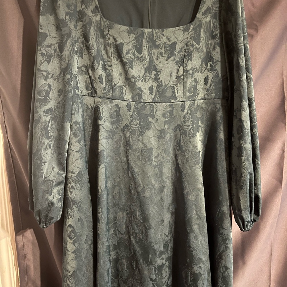Elegant Green Patterned Dress